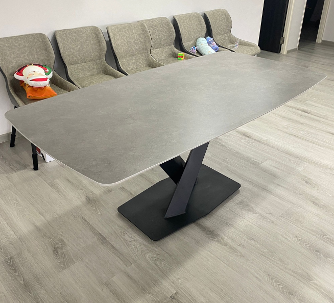 Stratos Dining Table